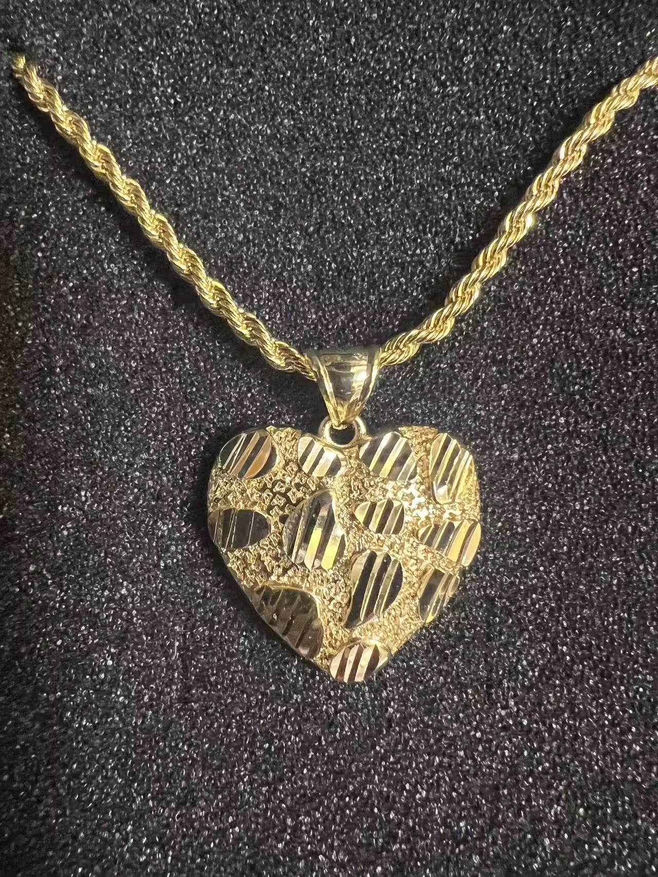 HEART NUGGET NECKLACE